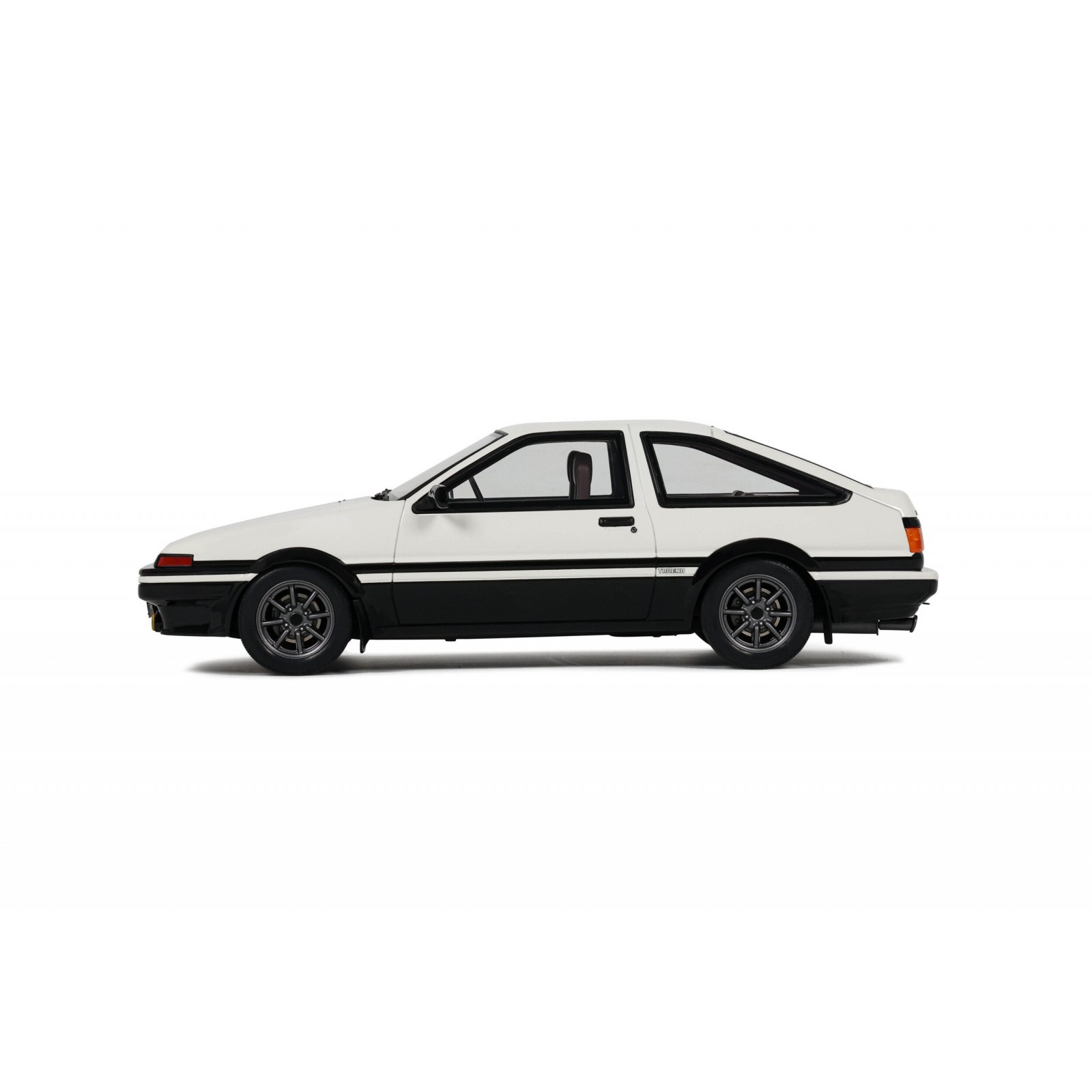Toyota Sprinter Trueno AE86 White 1985