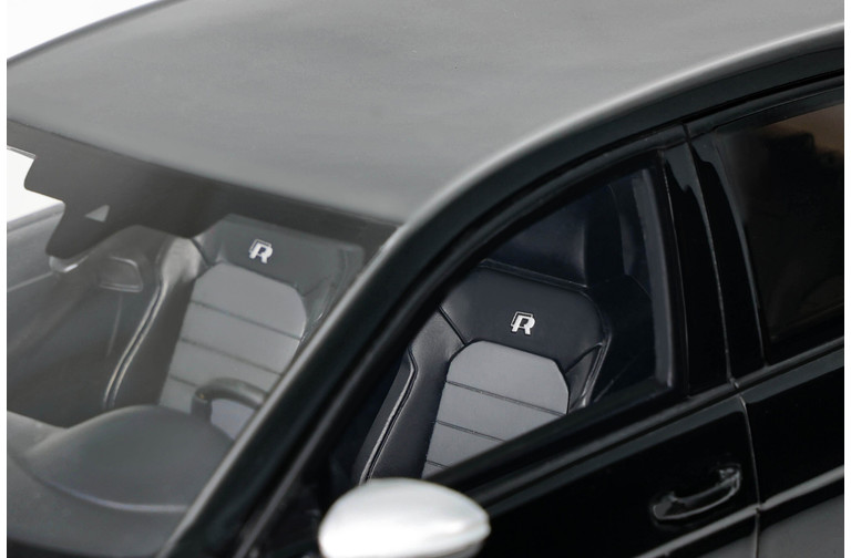 Volkswagen Golf VII R 5 doors Deep Black LC9X 2017