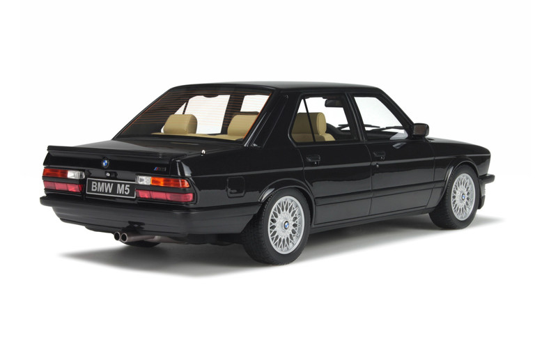 BMW E28 M5 Diamond Black 1984