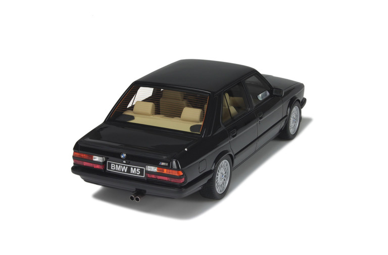 BMW E28 M5 Diamond Black 1984
