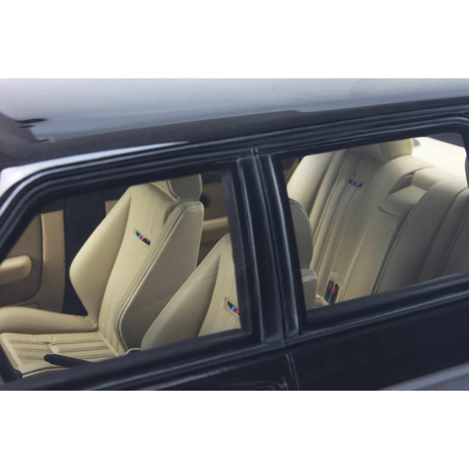 BMW E28 M5 Diamond Black 1984