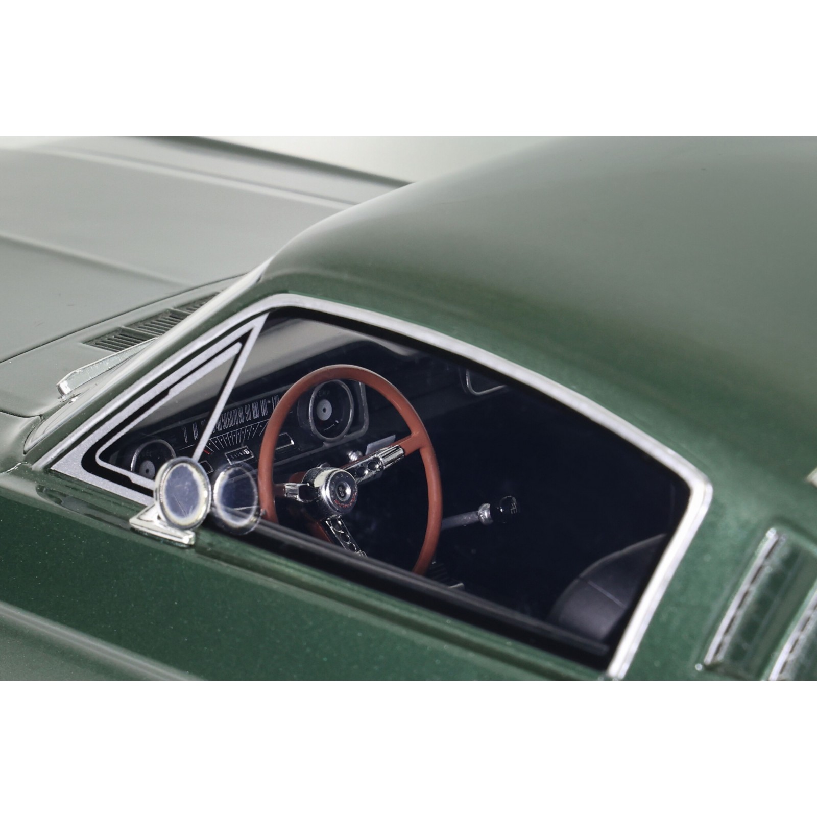 Ford Mustang Fastback Ivy Green Poly M1879 1965