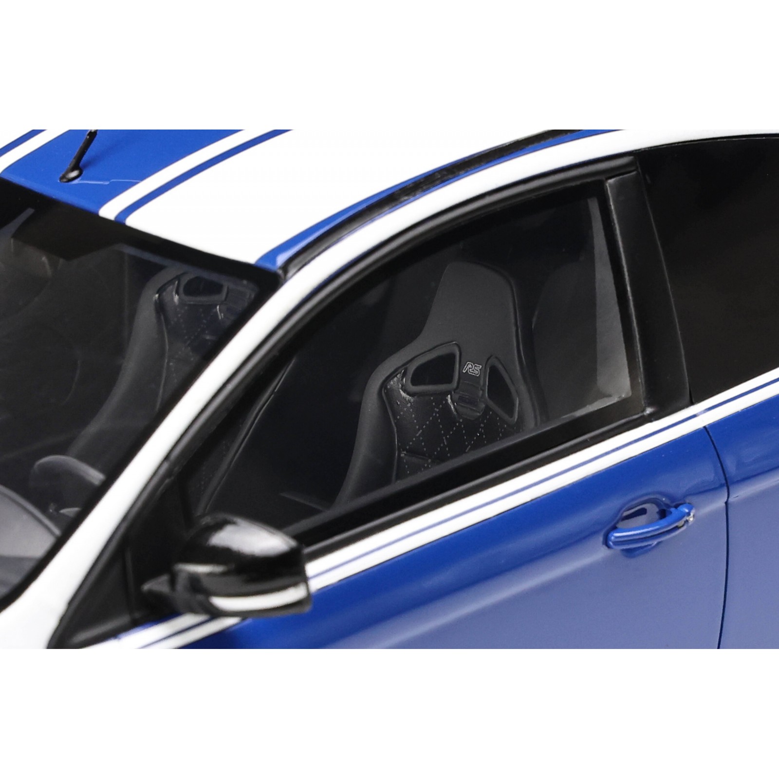 Ford Focus Mk2 RS Le Mans Blue 2010