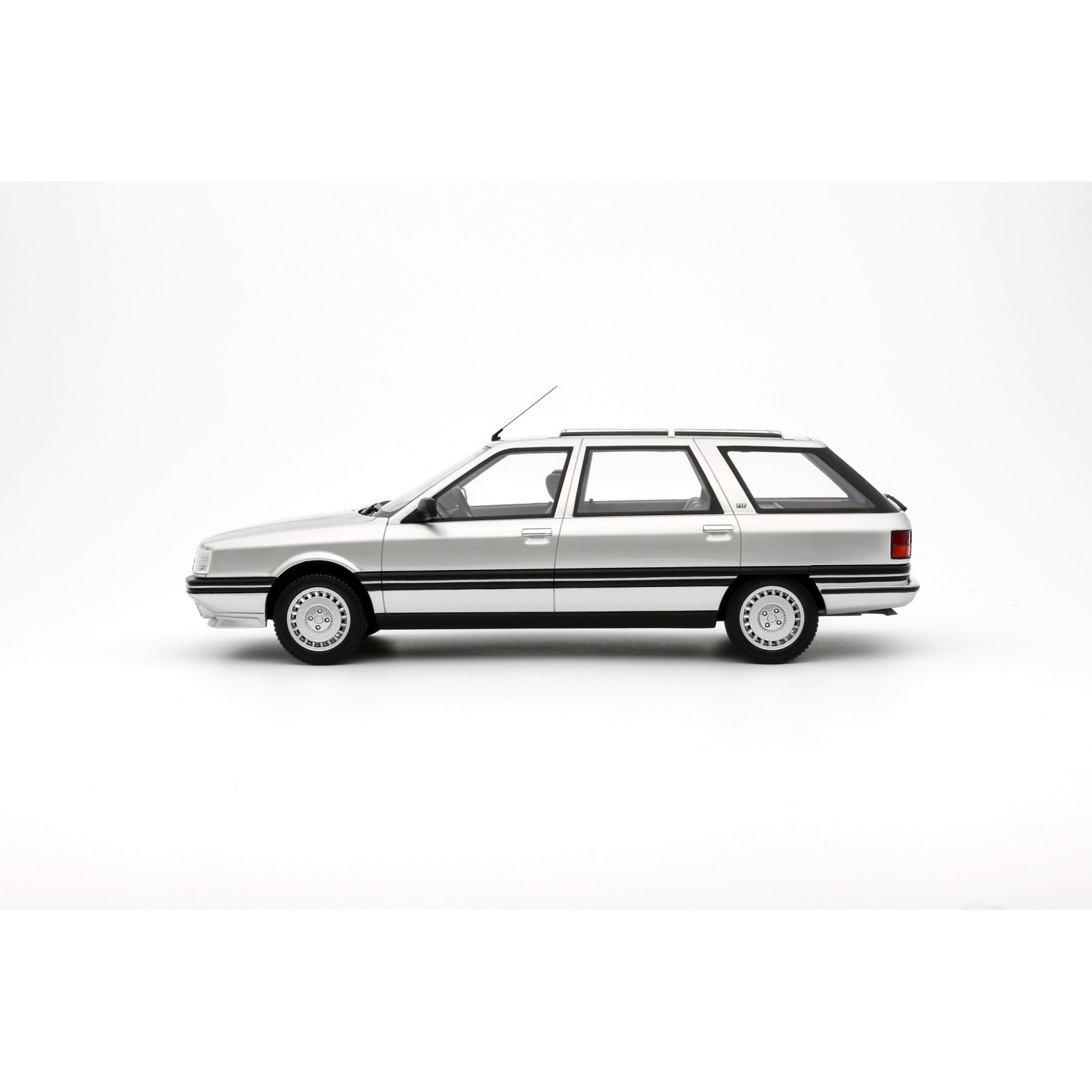 Renault 21 Nevada Phase 1 Argent Metallic 1988
