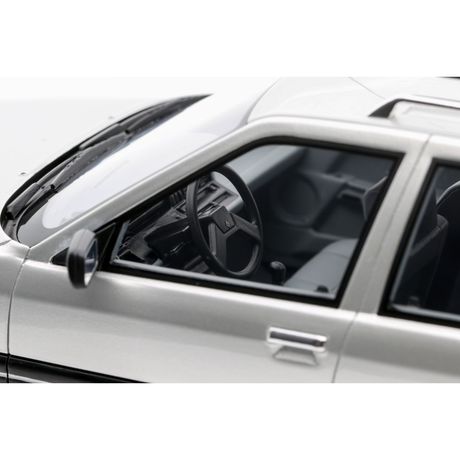 Renault 21 Nevada Phase 1 Argent Metallic 1988