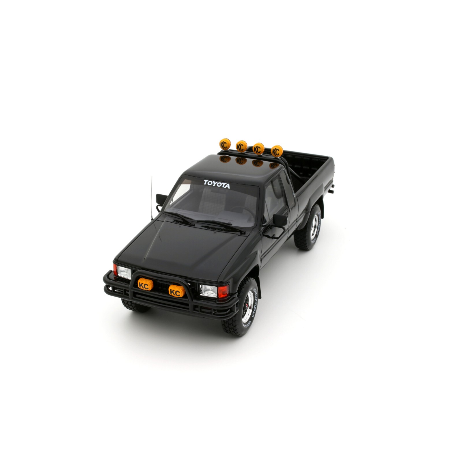 Toyota Hilux SR5 Glossy Black 202 1985