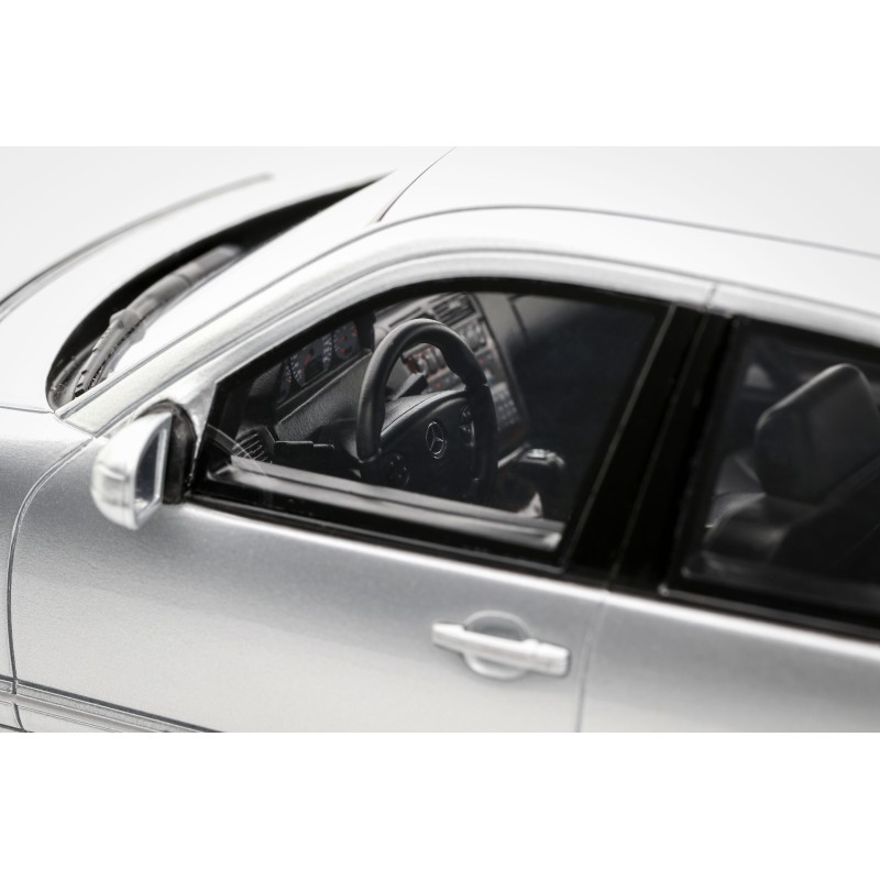 Mercedes-Benz E55 AMG W210 Brilliant Silver 744 2001