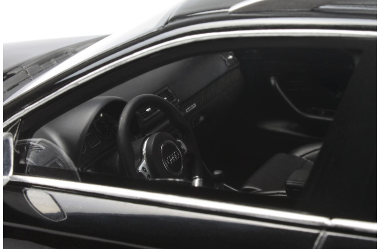 Audi RS 4 (B4) Avant Phantom Black Pearl Effect 2006