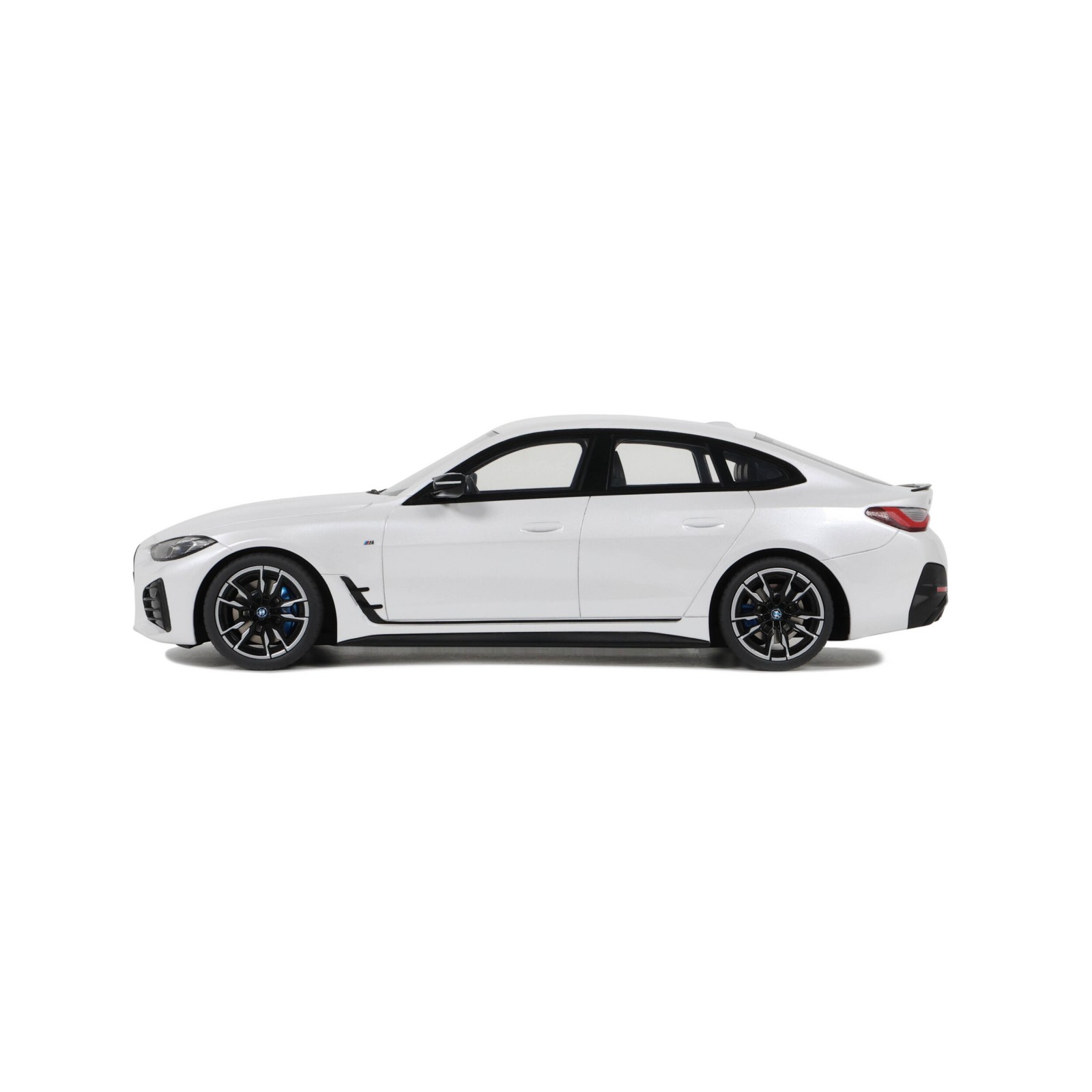 BMW i4 M50 Mineral White Metallic C6A 2021