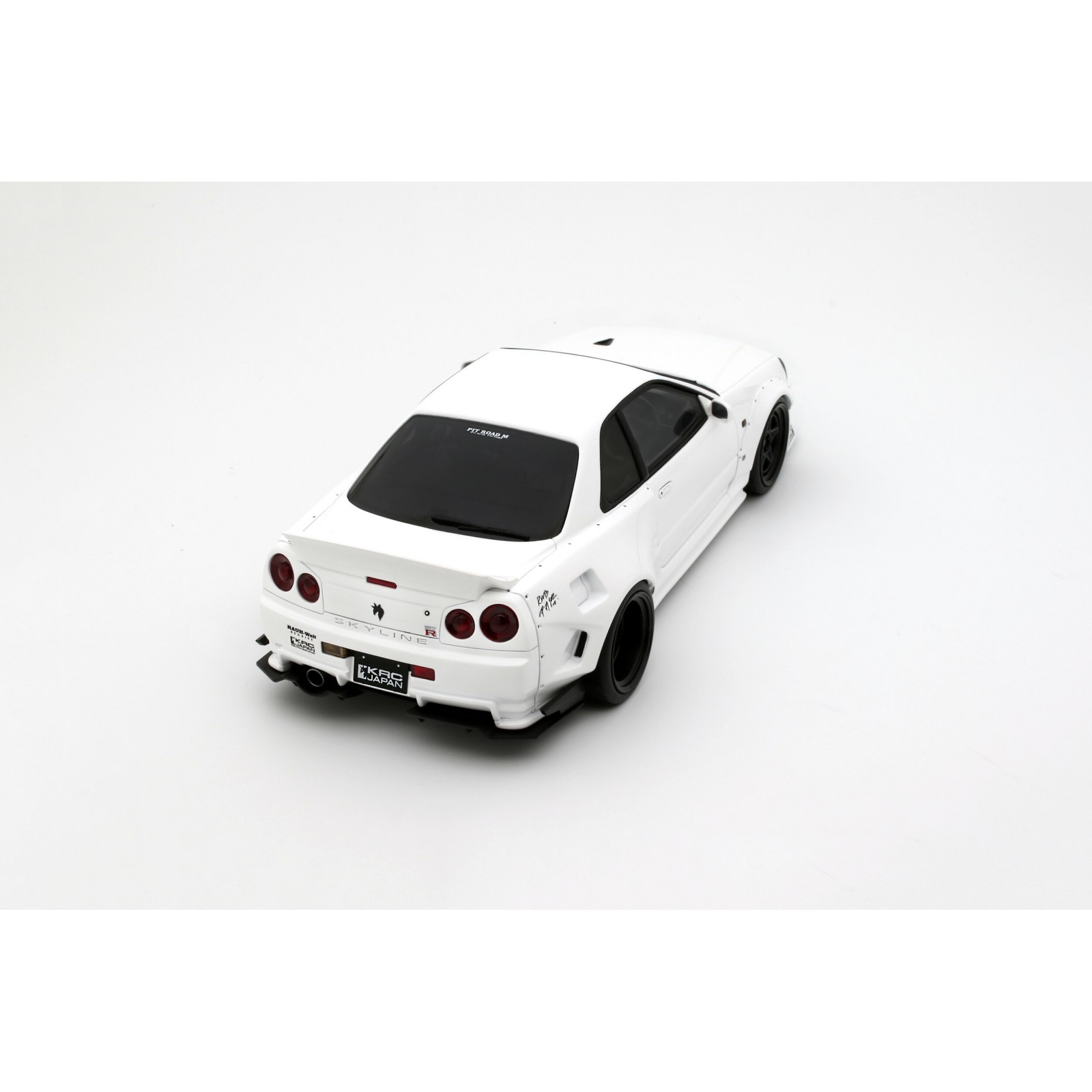 Nissan Skyline GT-R R34 KRC Body Kit Pearl White QX1 2019