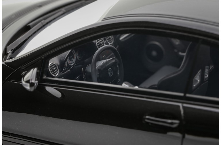 Mercedes-Benz C209 CLK DTM AMG Coupe Obsidian Black Metallic 2004