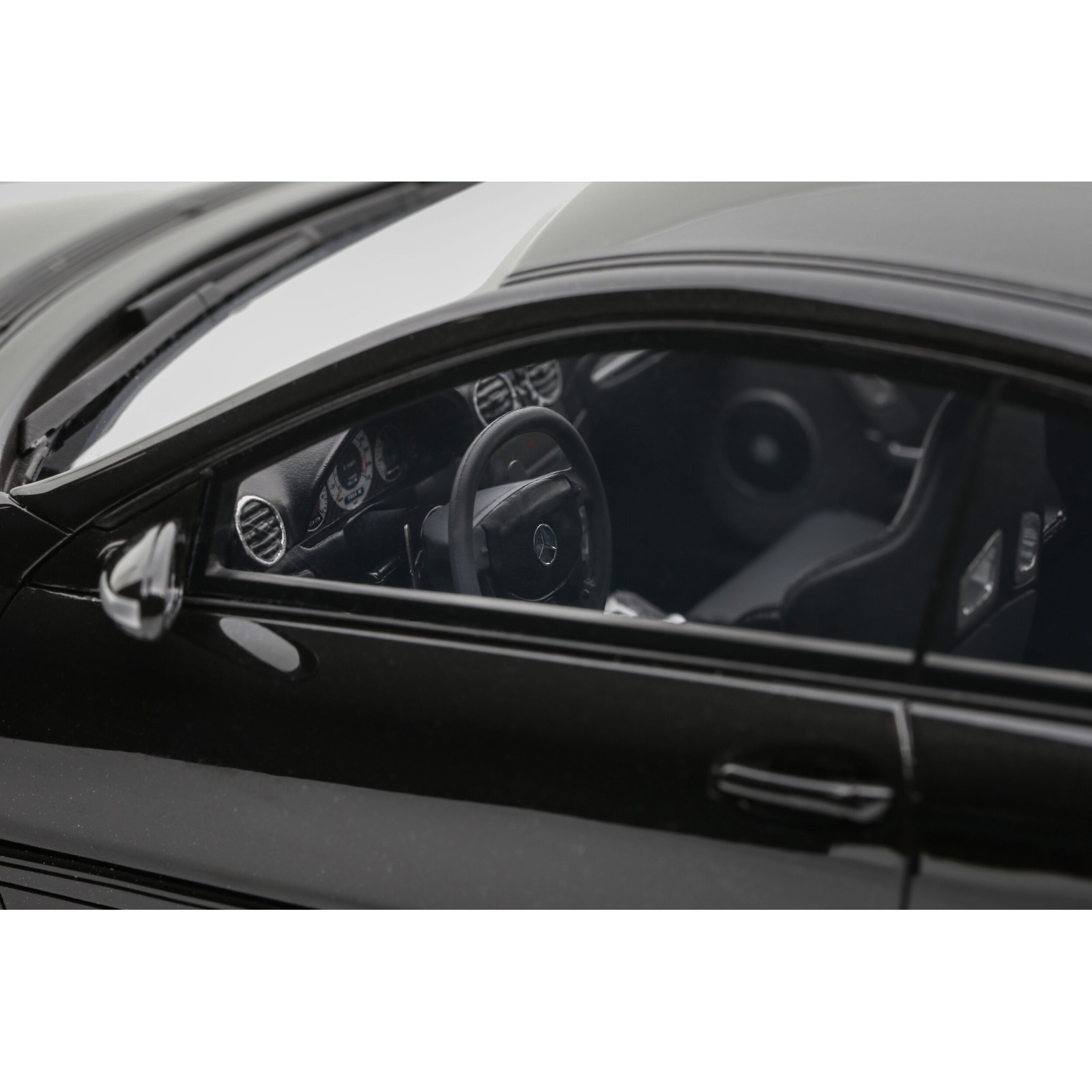 Mercedes-Benz C209 CLK DTM AMG Coupe Obsidian Black Metallic 2004