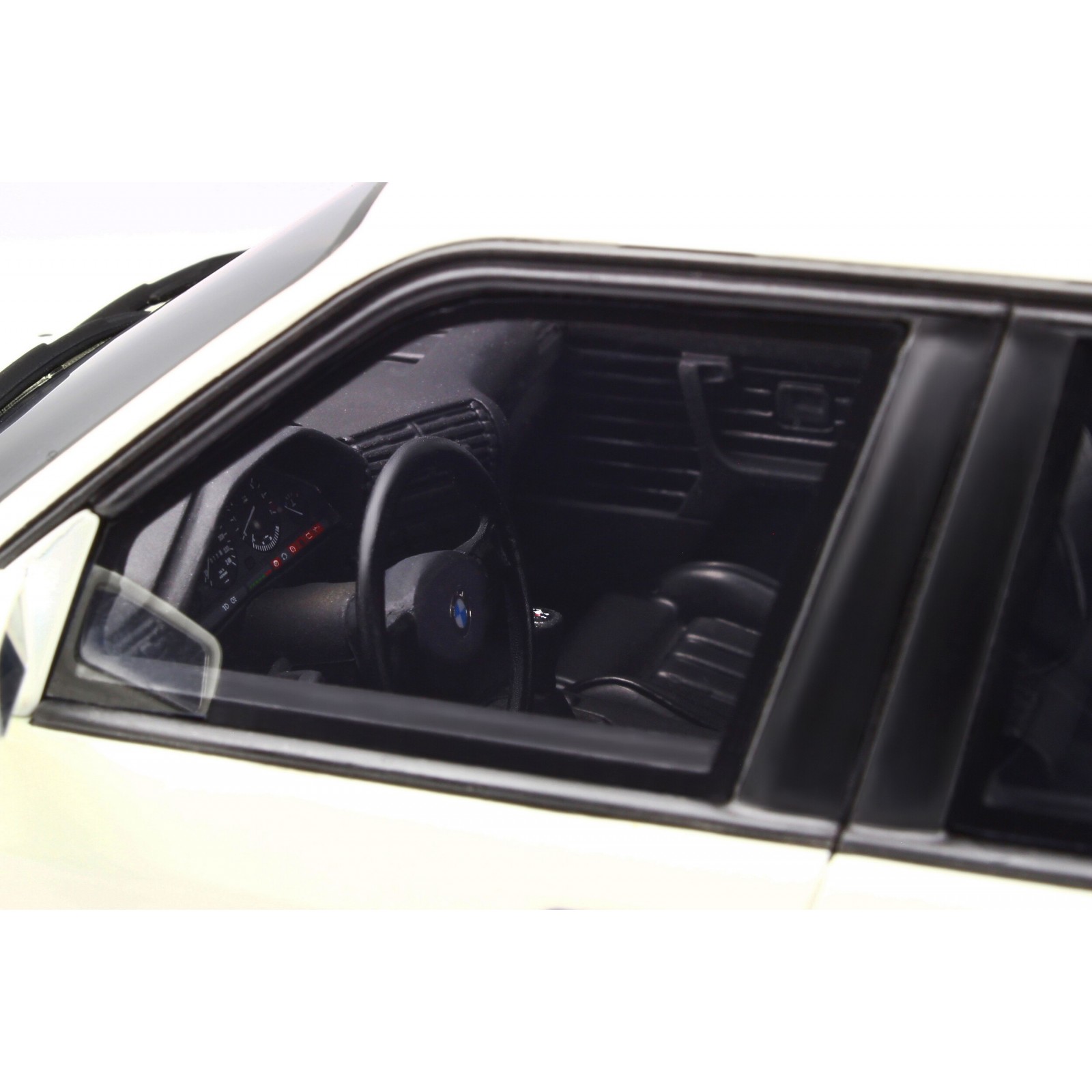 BMW E30 Touring M Pack Alpine White 1991