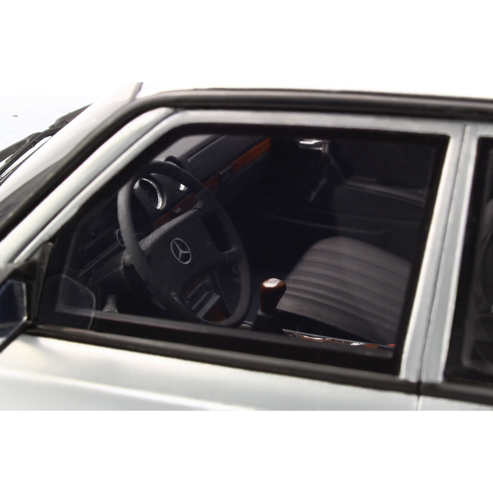 Mercedes-Benz 280 TE (S123) AMG Brilliant Silver 1982