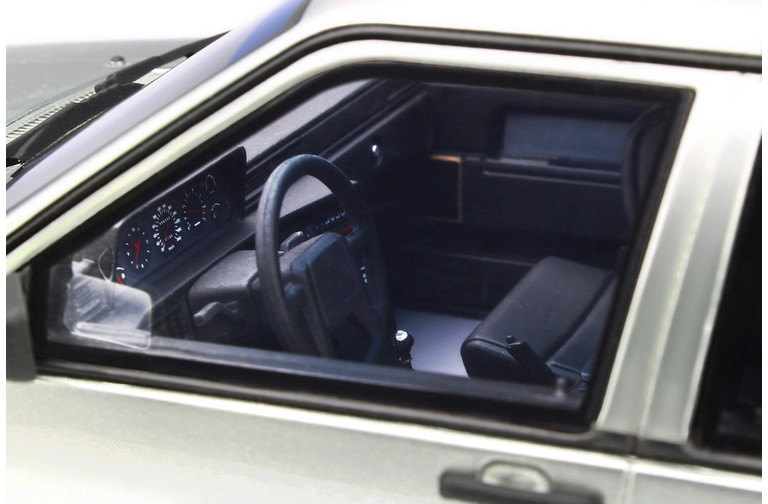 Volvo 740 Turbo Metal Light Silver 1987