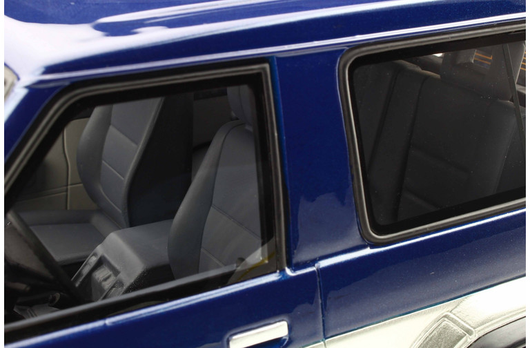 Nissan Patrol GR Blue TH1 & Silver KJ1 1992