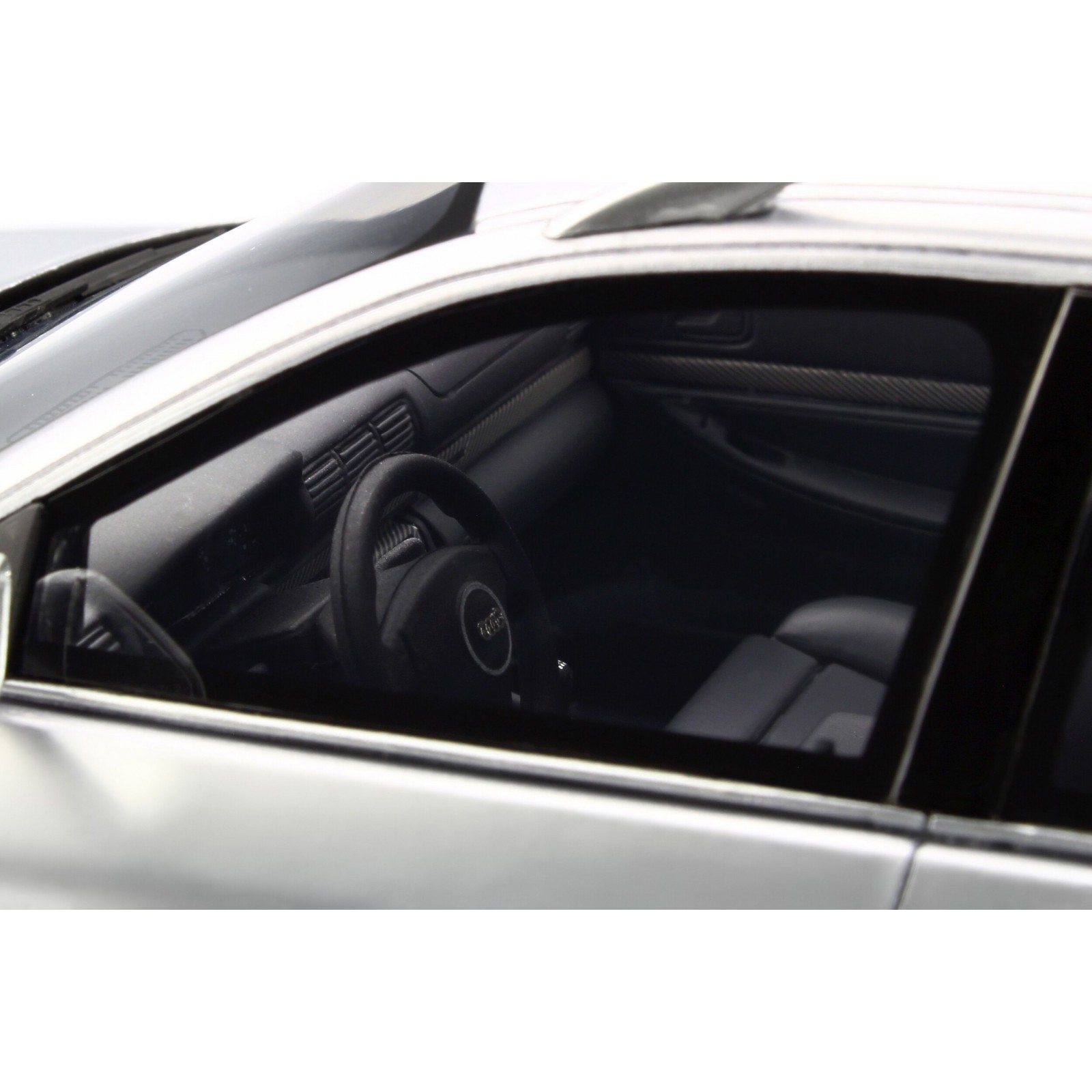 Audi RS 4 (B5) Gris Argent AVUS 2000