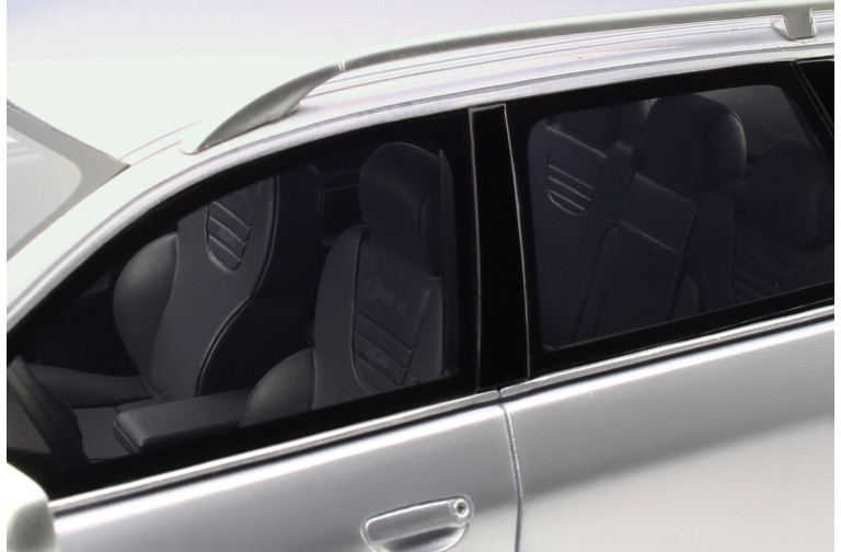 Audi RS 4 (B5) Gris Argent AVUS 2000