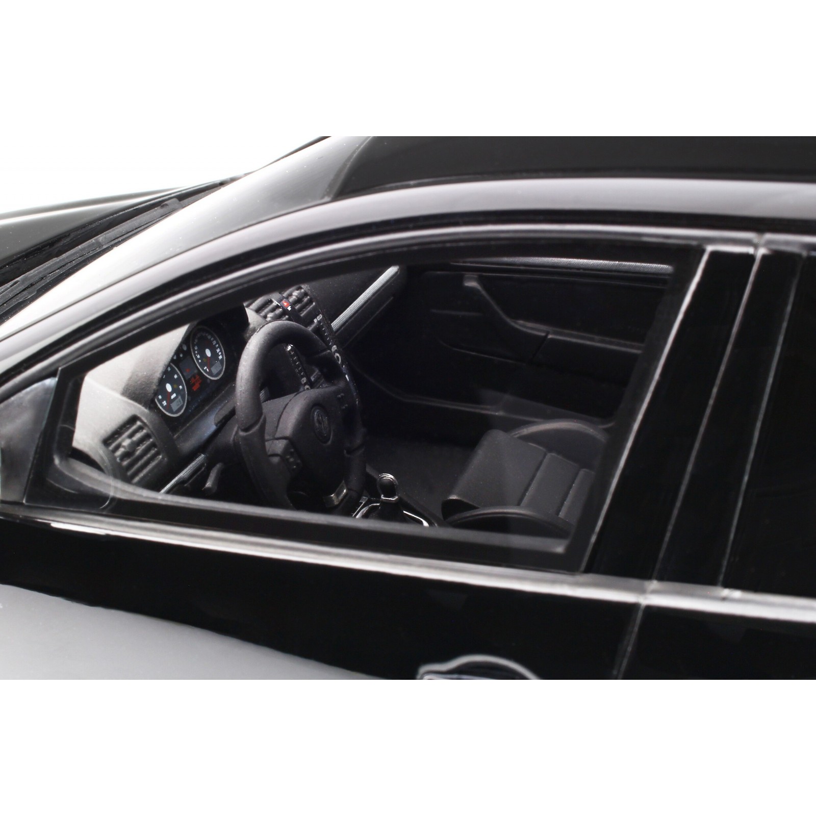 Volkswagen Golf 5 R32 Black A1 2005