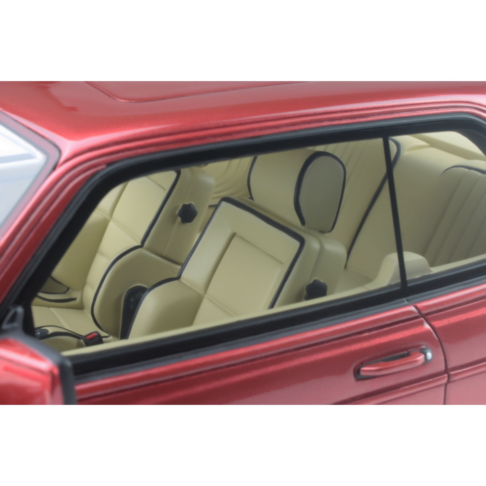 Mercedes-Benz 500CE AMG Brillant Red 1983