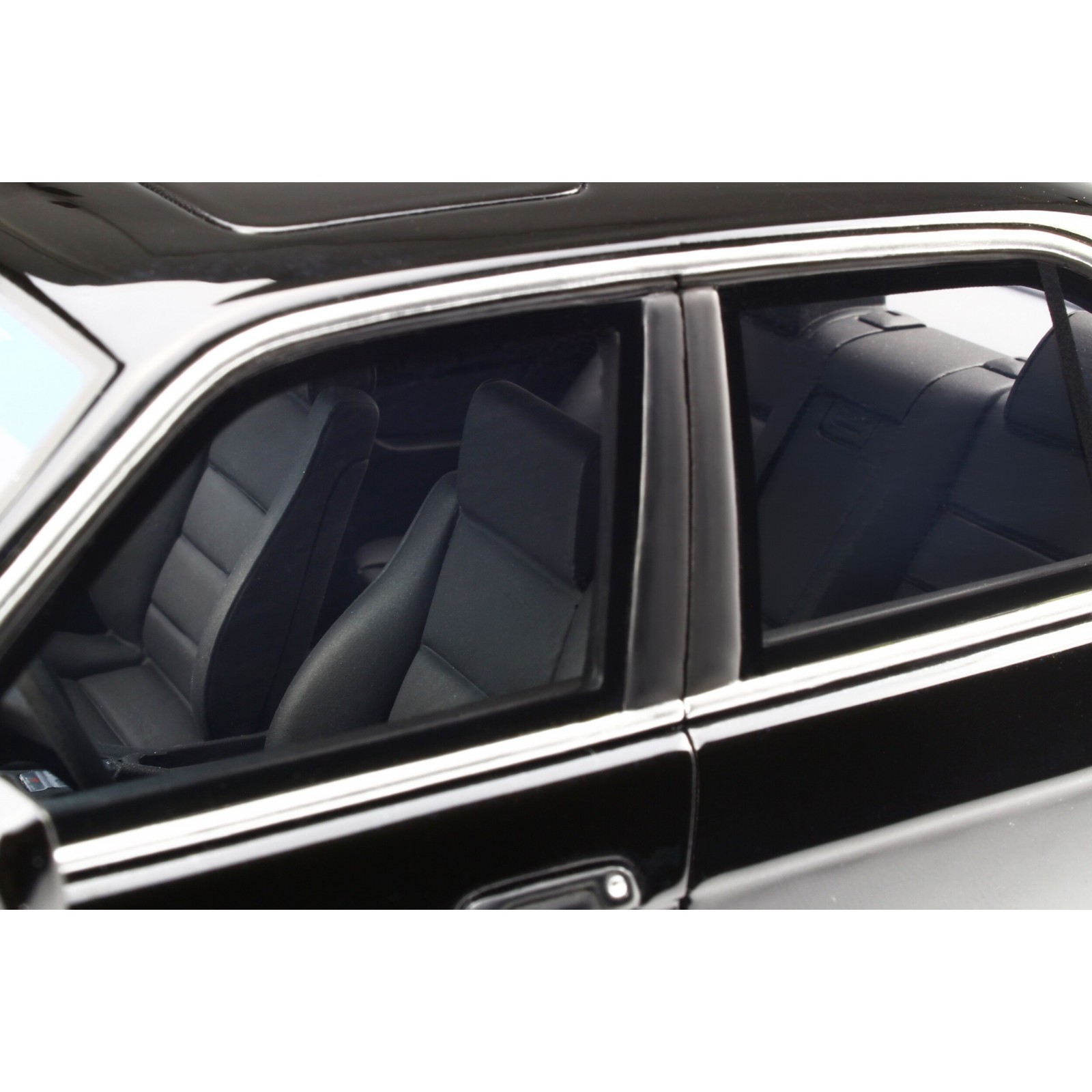 BMW E34 Ph.1 M5 Black 086 1989