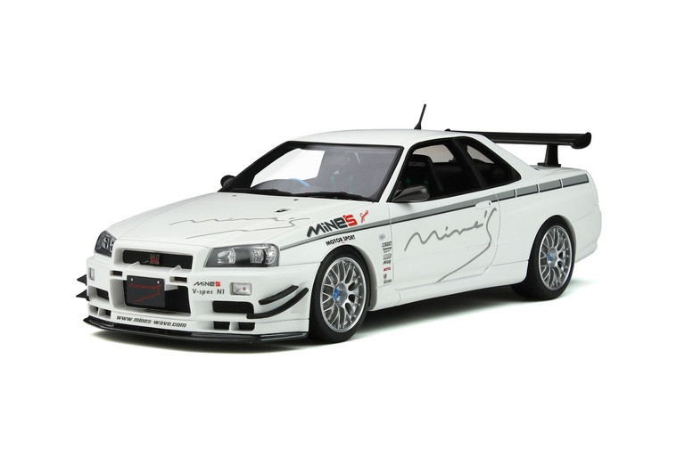 Nissan Skyline GT-R Mines White Pearl 2011