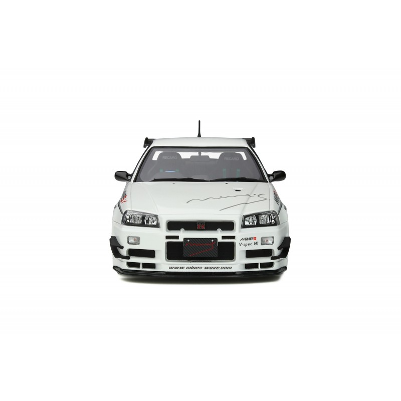 Nissan Skyline GT-R Mines White Pearl 2011