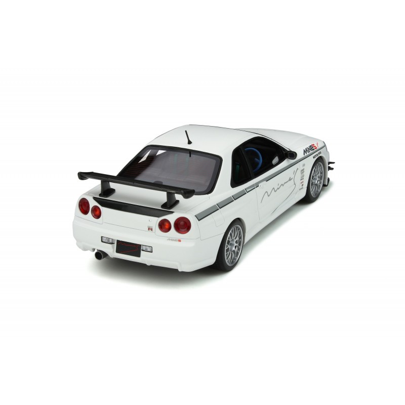Nissan Skyline GT-R Mines White Pearl 2011