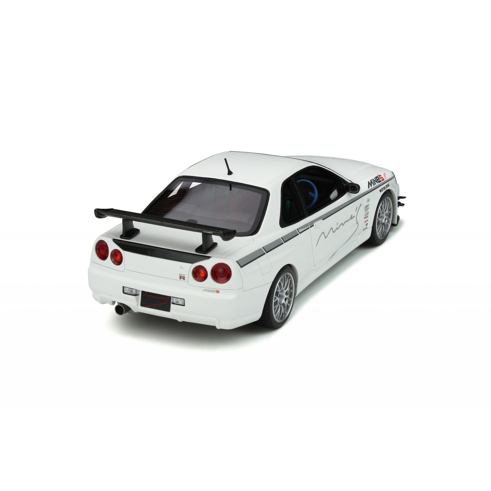 Nissan Skyline GT-R Mines White Pearl 2011