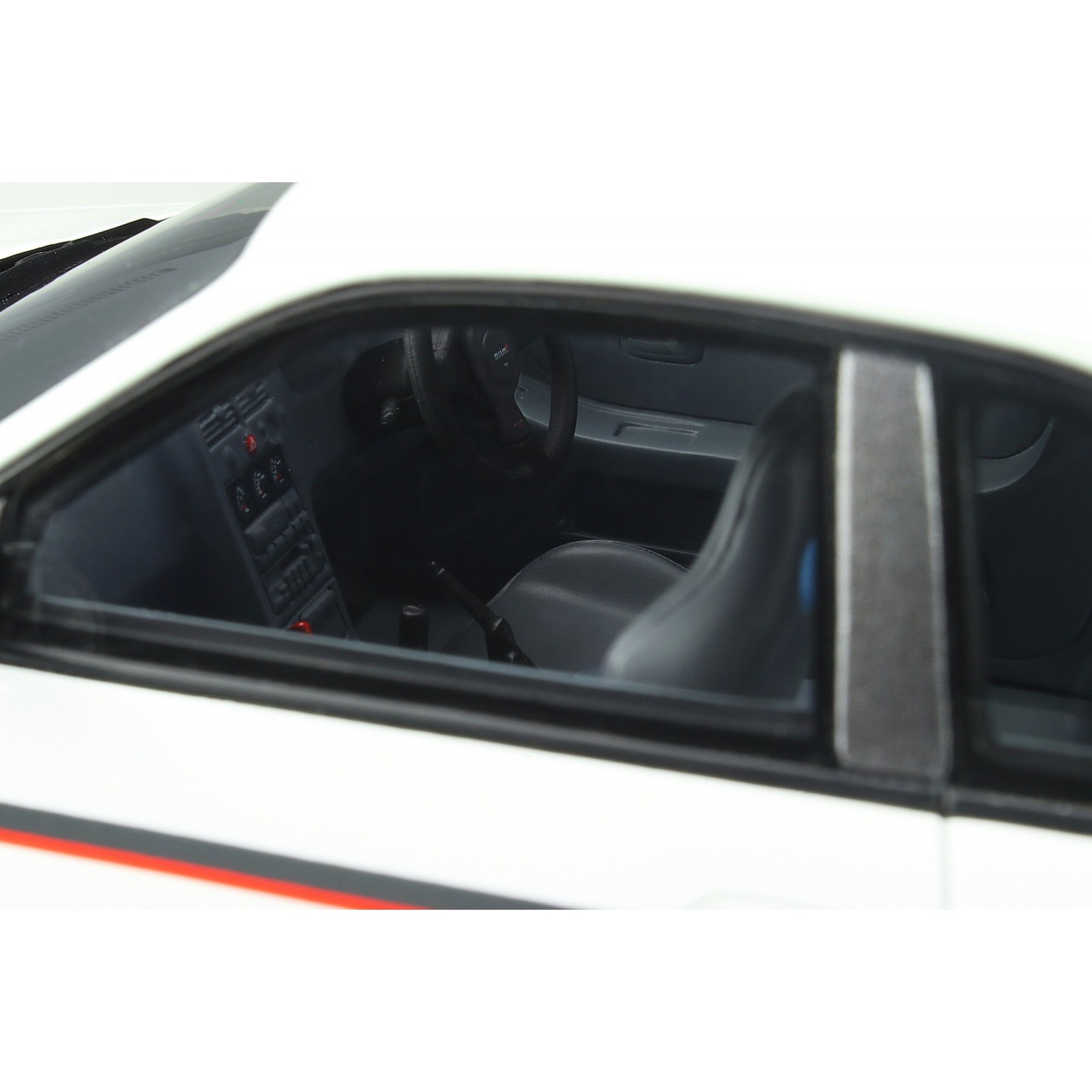 Nissan Skyline (R33) GT-R Mine'S White 1998