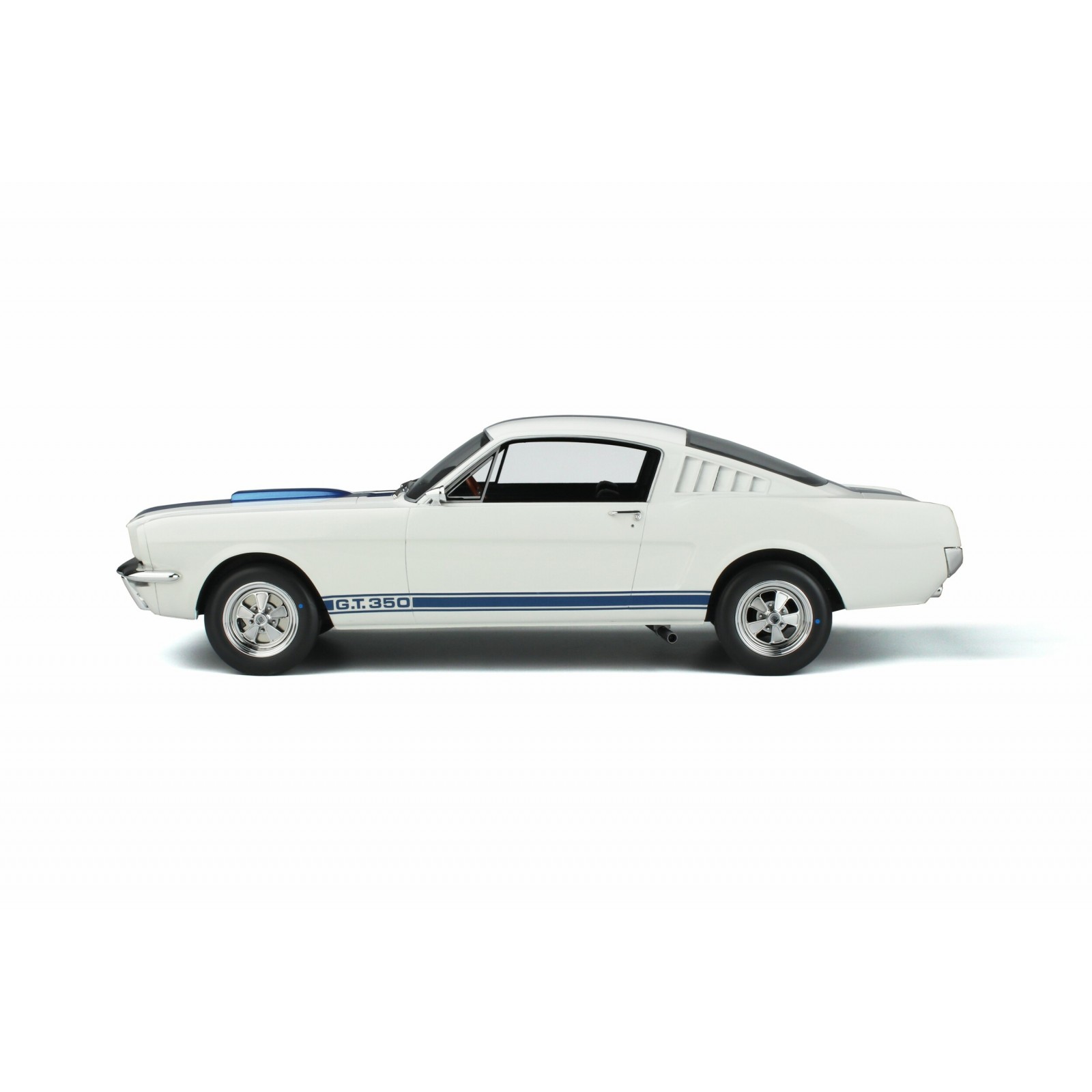 Shelby GT350 Wimbledon White and Blue stripes 1965