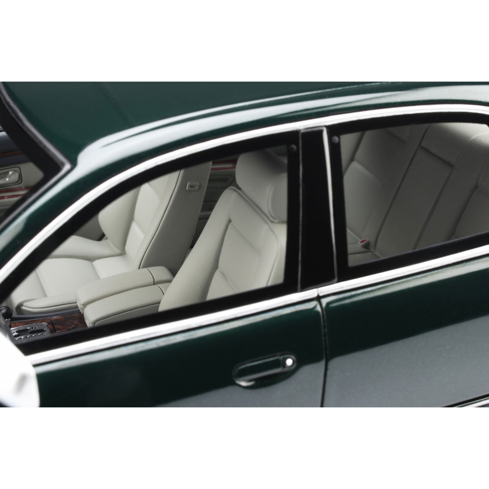 Audi S8 (D2) 4.2 V8 Racing Green Pearl 2001