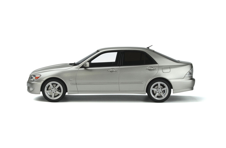Lexus IS200 Millennium Silver Metallic 1998