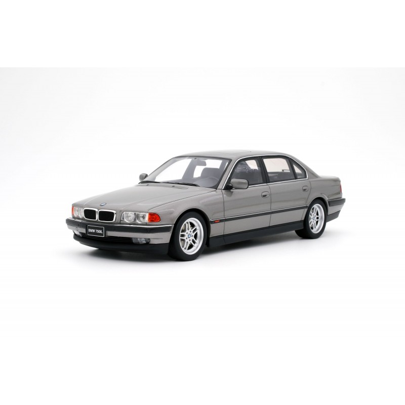BMW E38 750 IL Aspen Silver Metallic 339 1995