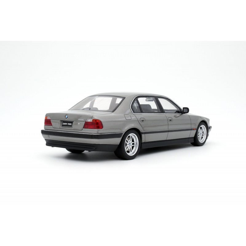BMW E38 750 IL Aspen Silver Metallic 339 1995