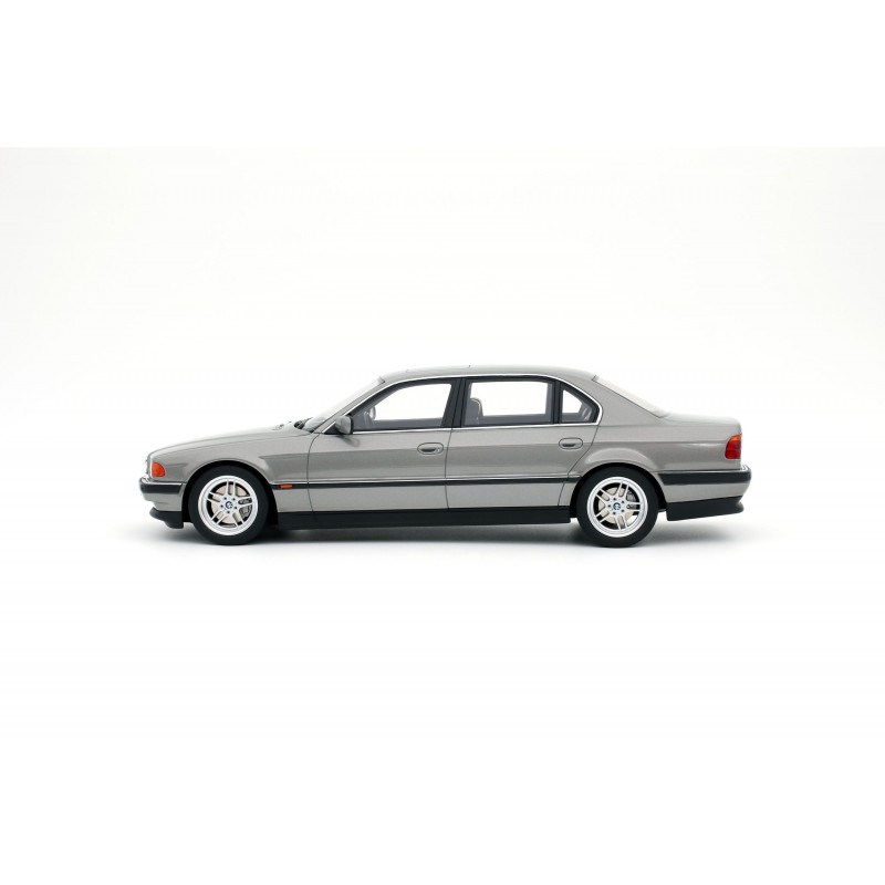 BMW E38 750 IL Aspen Silver Metallic 339 1995