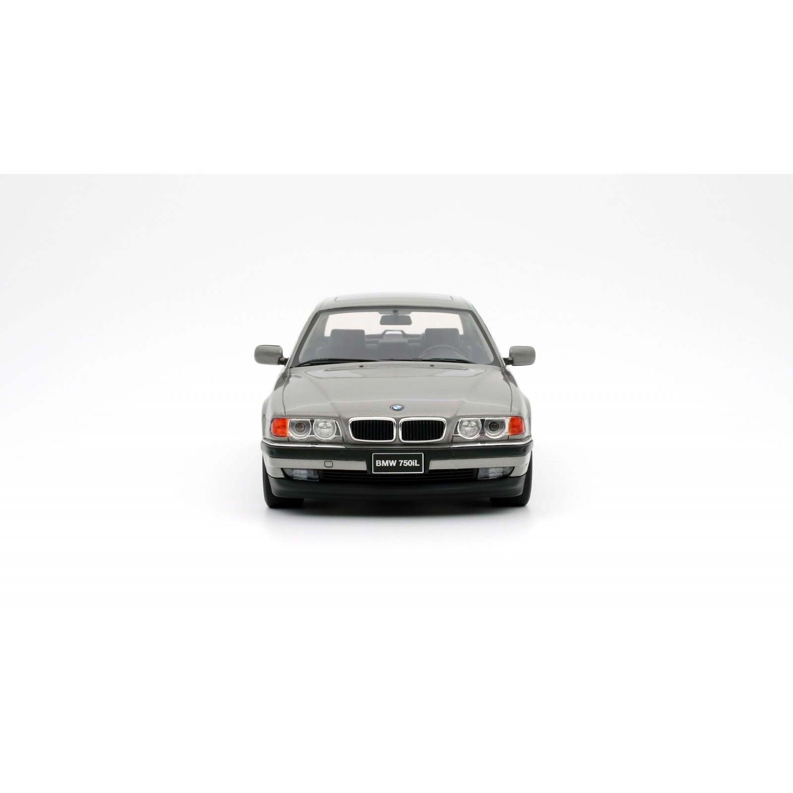 BMW E38 750 IL Aspen Silver Metallic 339 1995