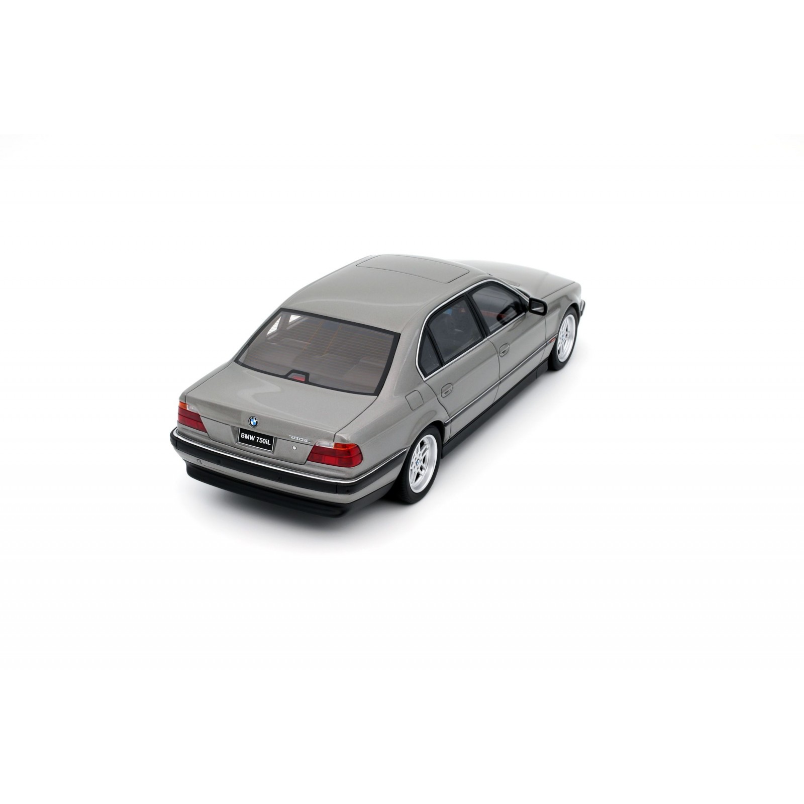 BMW E38 750 IL Aspen Silver Metallic 339 1995