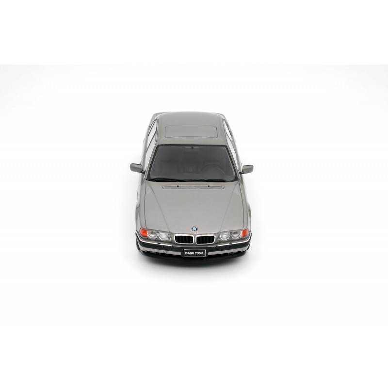 BMW E38 750 IL Aspen Silver Metallic 339 1995