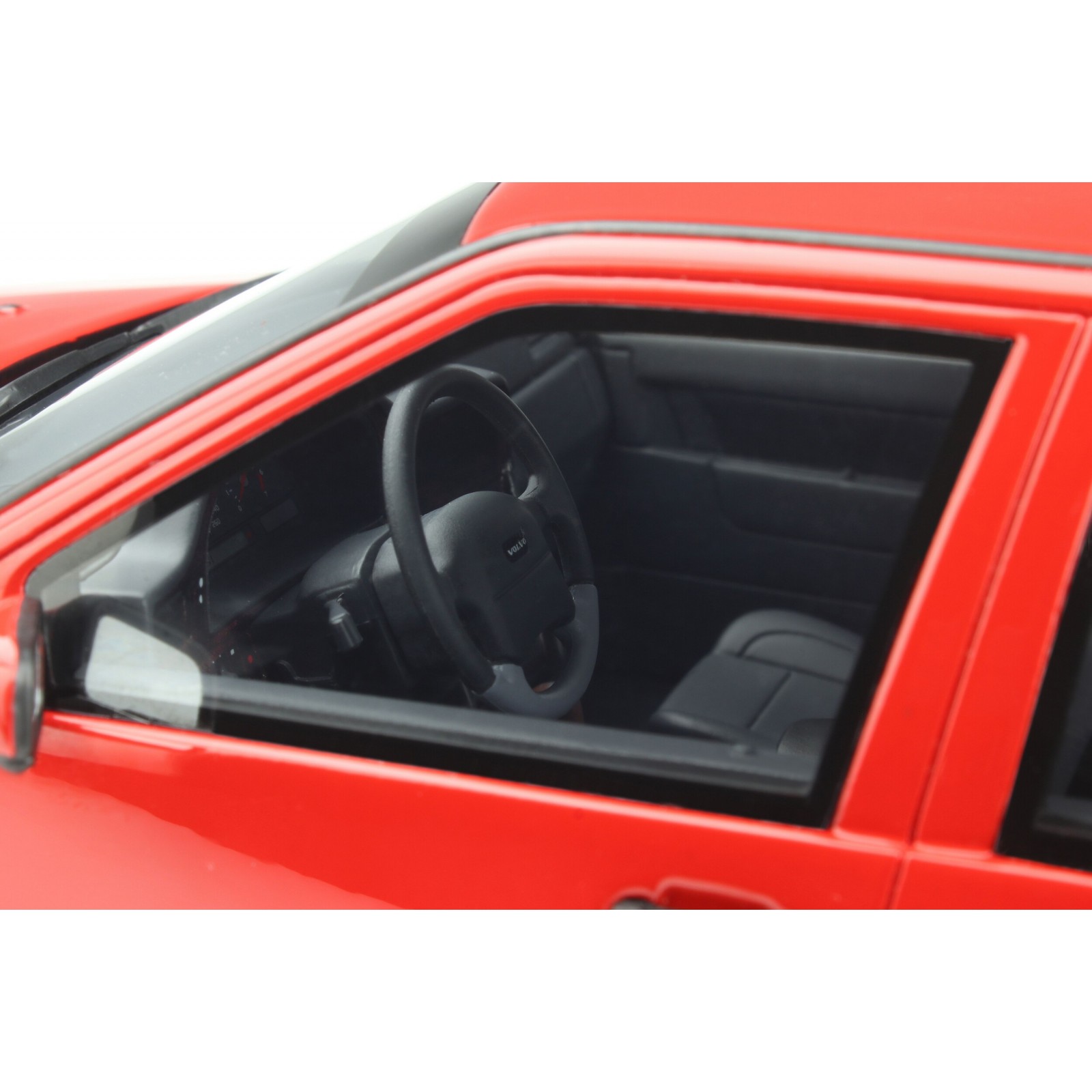 Volvo 850 R Sedan Red 609-11 1996