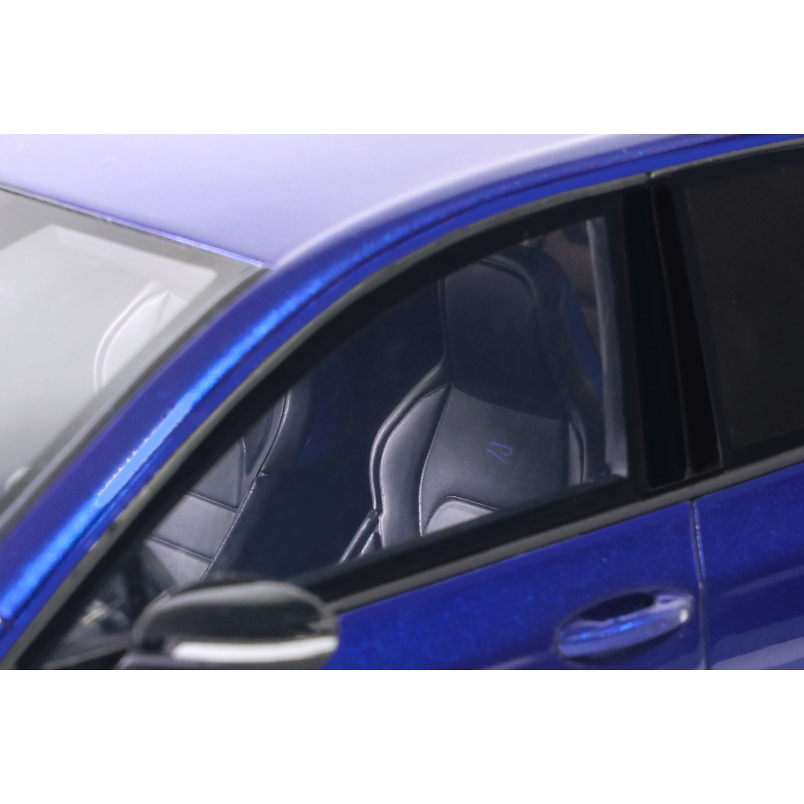 Volkswagen Golf VIII R Lapiz Blue Metallic 2021