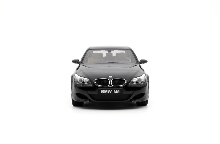 BMW E61 M5 Black Saphire Metallic 475 2004
