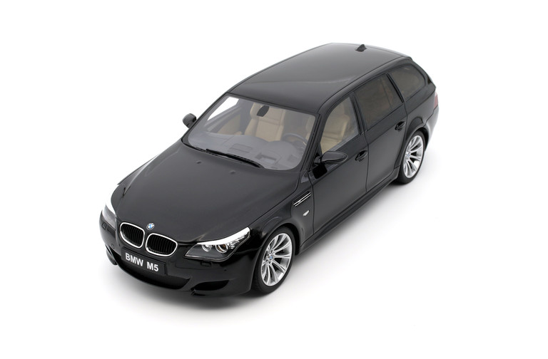 BMW E61 M5 Black Saphire Metallic 475 2004