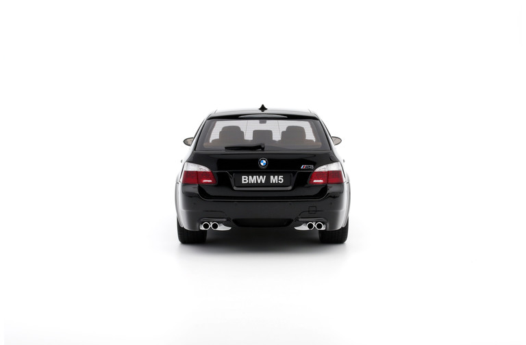 BMW E61 M5 Black Saphire Metallic 475 2004