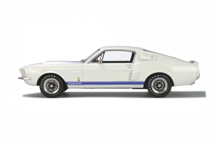 Shelby GT500 Wimbledon White and Blue stripes 1967