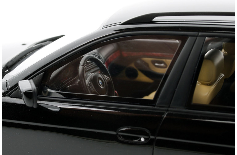 BMW E39 540 Touring M-Pack Black Saphire Metallic 475 2001