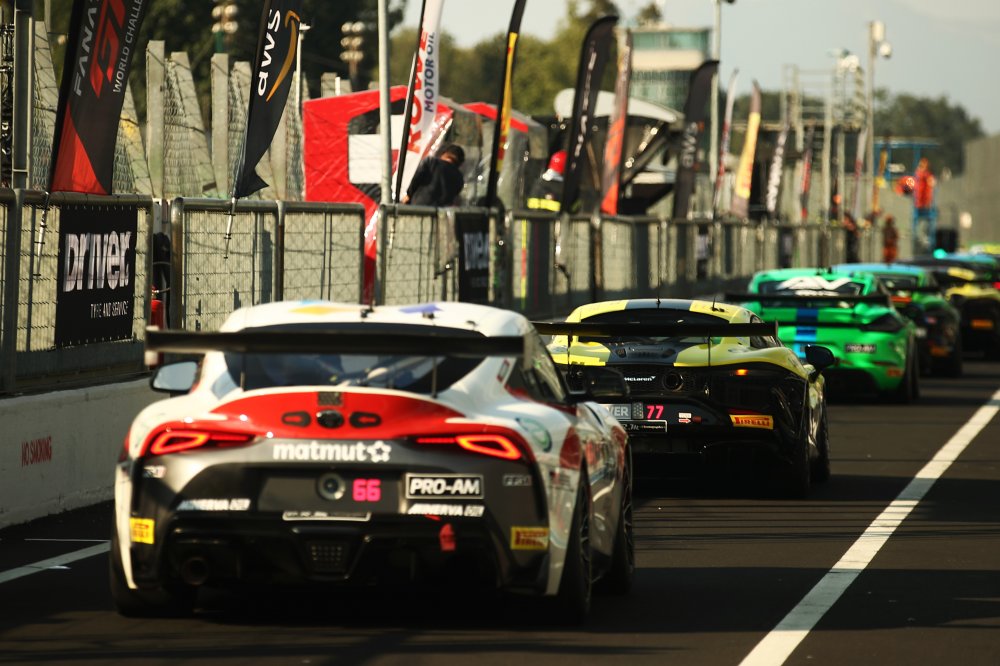 OttOmobile lance sa gamme GT4 à l’échelle 1/18e photo 8