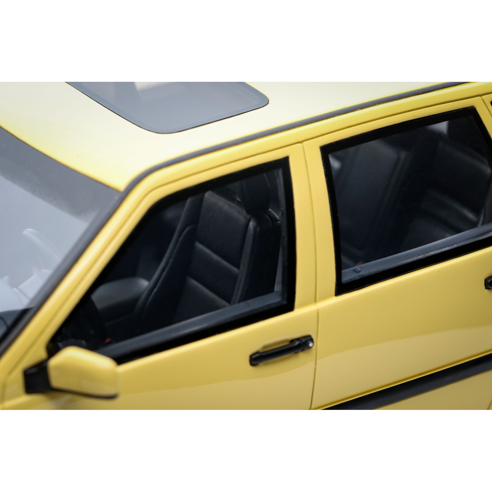 Volvo 850 T-5R Cream Yellow 1996