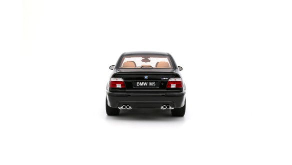 BMW E39 M5 Black Saphire Metallic 475 2000