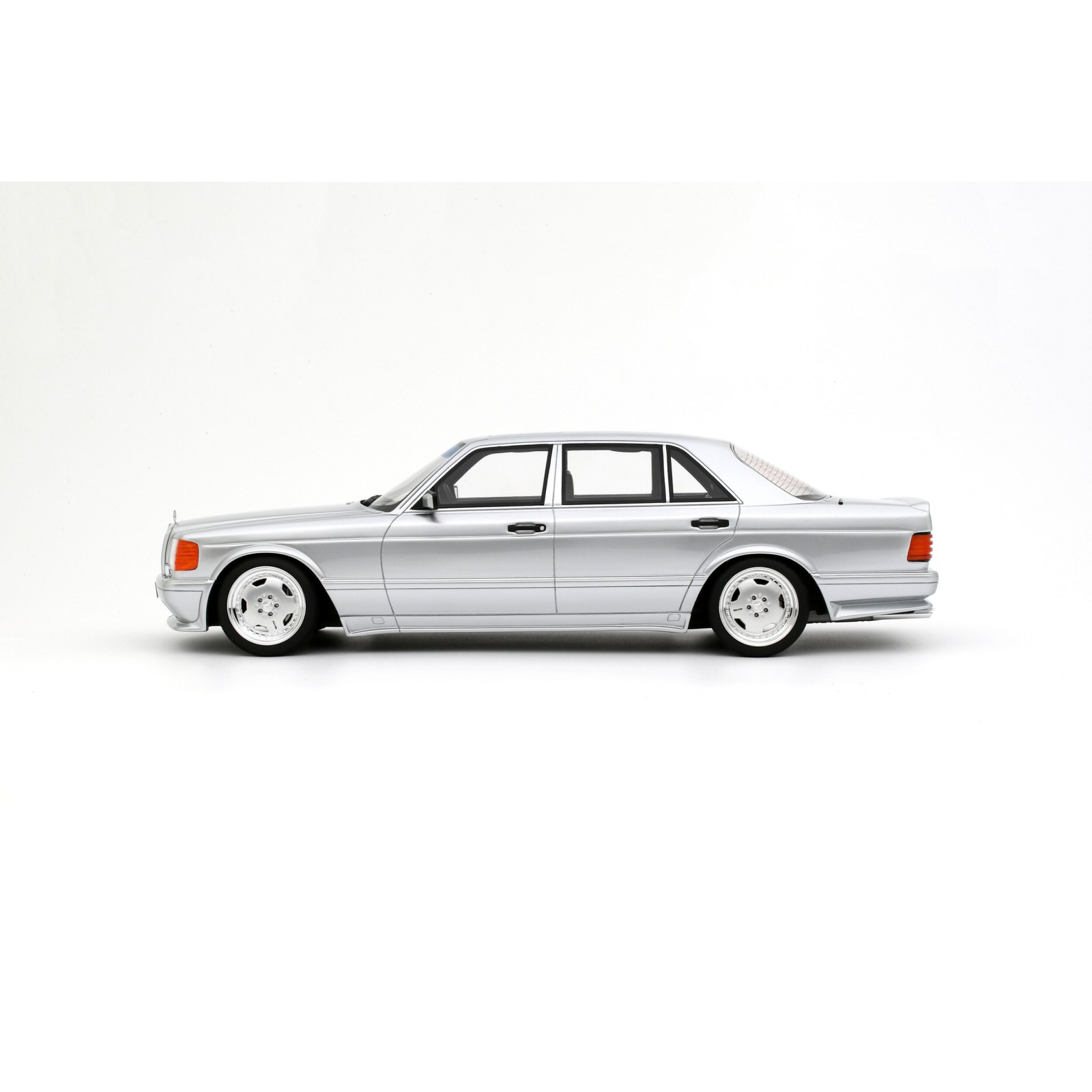 Mercedes-Benz 560 (W126) 6.0 SEL AMG Brilliant Silver 1989
